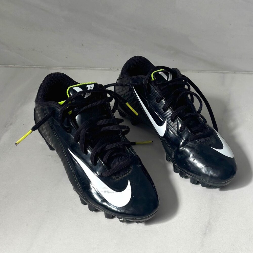 Nike V Strike Football Cleats in black patent - size 4.5Y